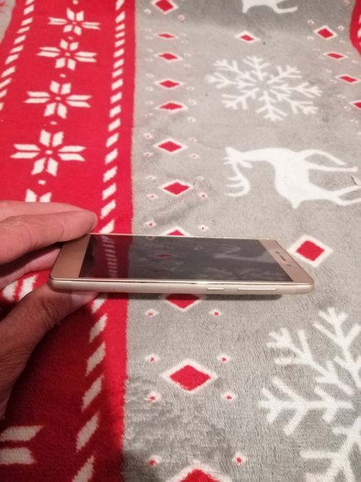 Продам телефон redmi 3s