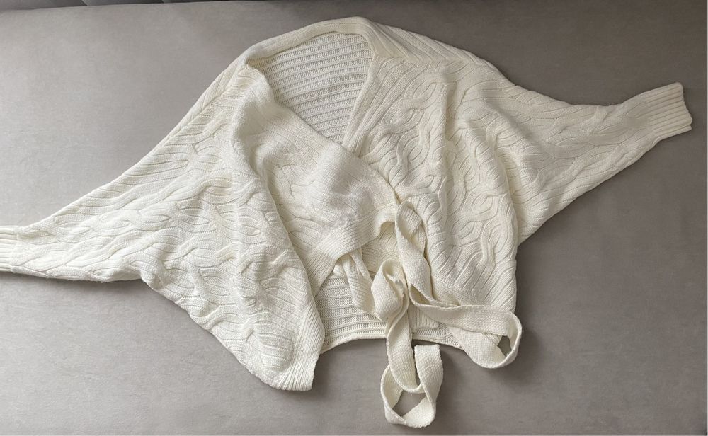 Вязана біла кофта светр S