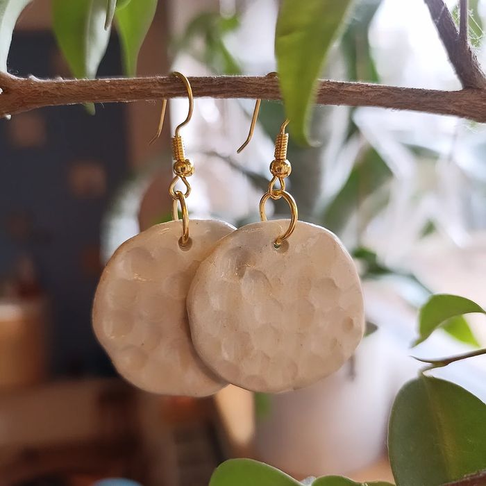 Kolczyki ceramiczne handmade beżowe