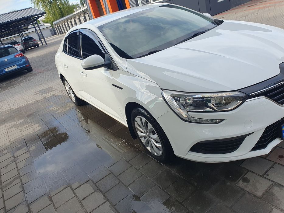 Автомобіль Рено Меган 4