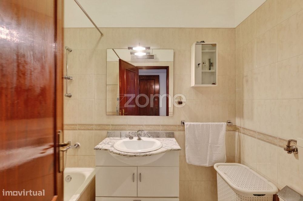 Apartamento T3 com Estacionamento e Arrecadação – Odivelas