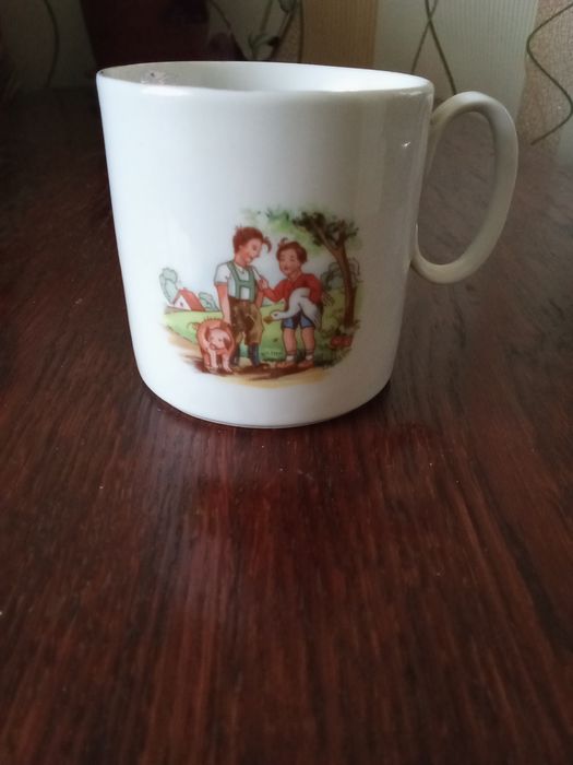 Продам детскую чашку