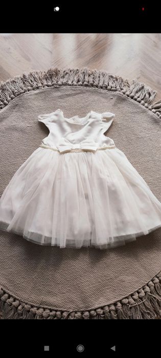 Piękna sukieneczka do chrztu