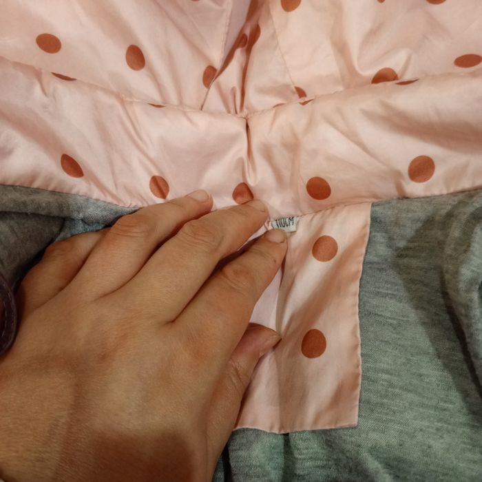 Продам 2 дитячі жилетки.