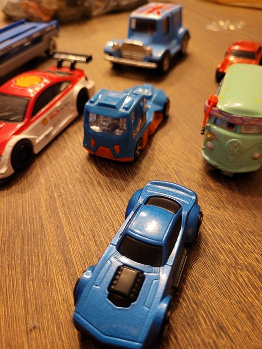 Zestaw samochodzików resoraki hot wheels