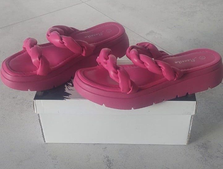Różowe klapki na platformie r. 38