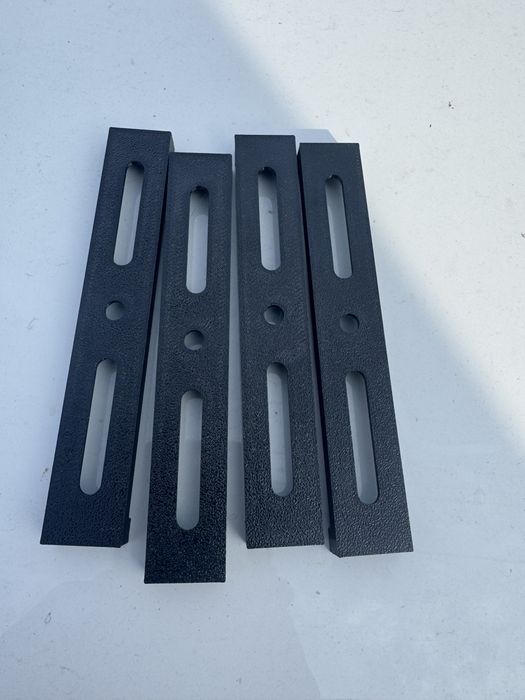 Безрамкове кріплення номерного знака авто