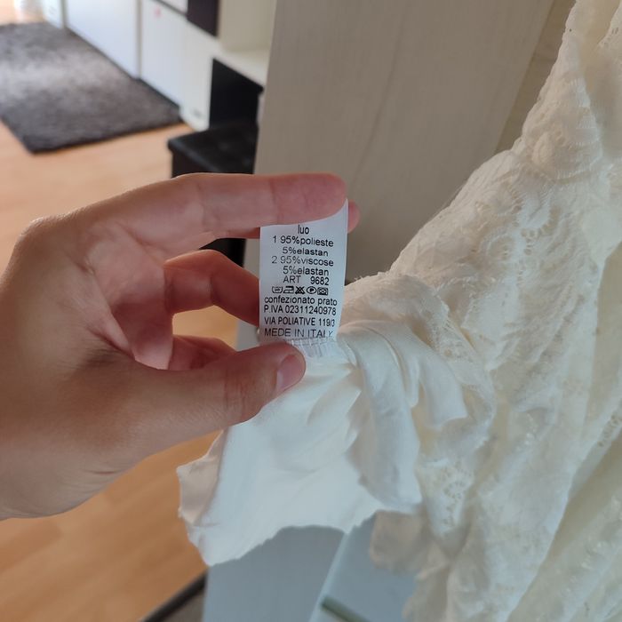 Sprzedam piękną suknię ze złotymi zdobieniami