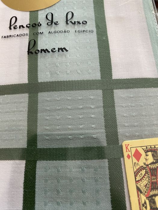 Lenço Poker feito em 100% algodão egípcio, novo