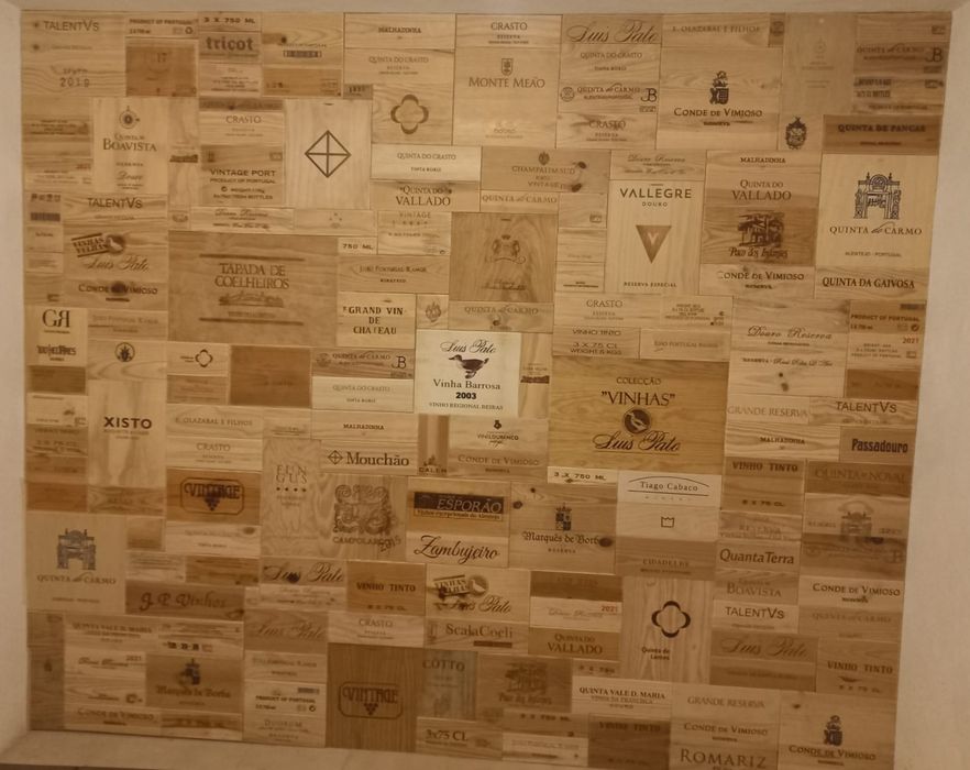 Painel caixas vinho 2,50mX1,25m