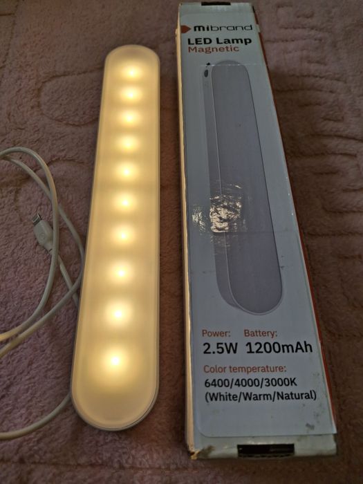 Продам світлодіодні лампу на акумуляторі