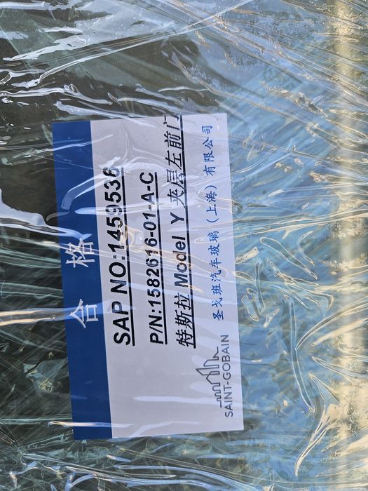 Tesla model Y стекло водителя Original 1582616-01-A-C