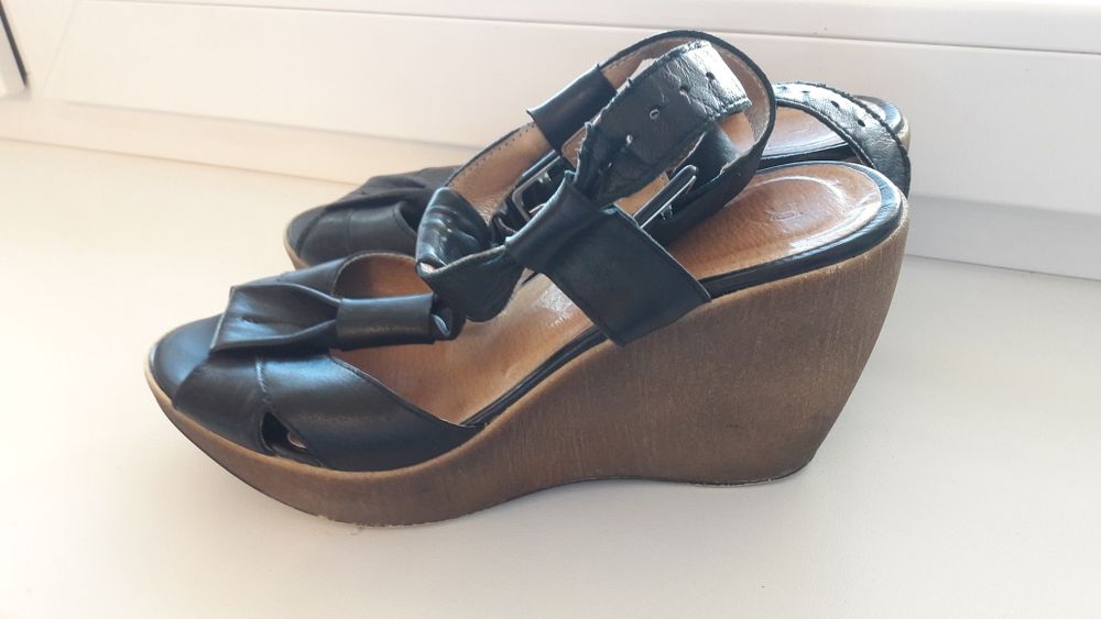 Sandały Ryłko na koturnie r.37