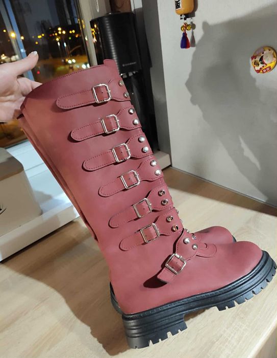 Punkowe Buty Gotyckie kozaki glany klamry bordowe