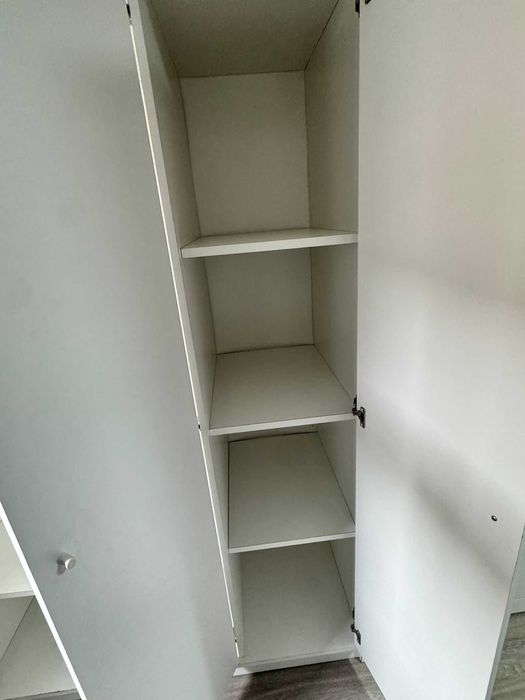 Roupeiro Branco 3 Portas – Bom Estado