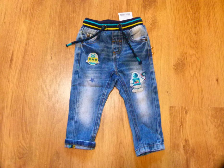 rozm 74 Nowe NEXT spodnie jeans z naszywkami chłopięce koszmos rakiety