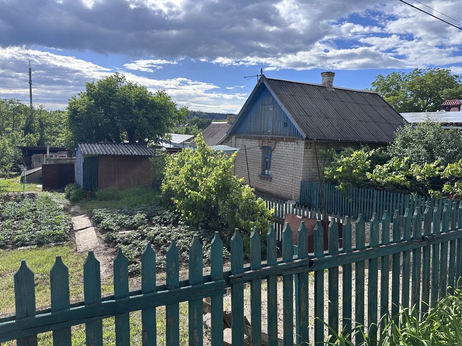 Продам приватизированный участок 18 соток с  жилыми домами, Покровский р-н