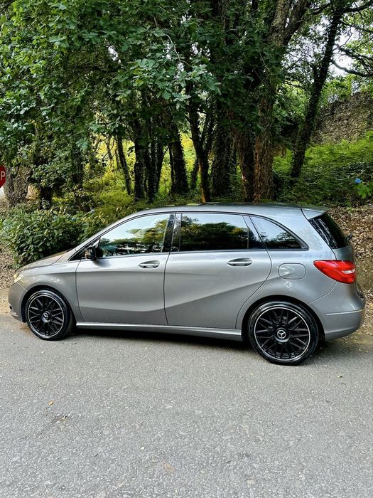 MERCEDES B180d Automático