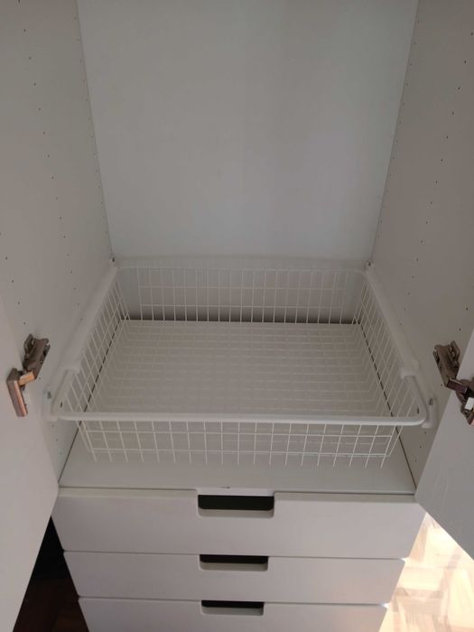 Roupeiro em óptimo estado!!!