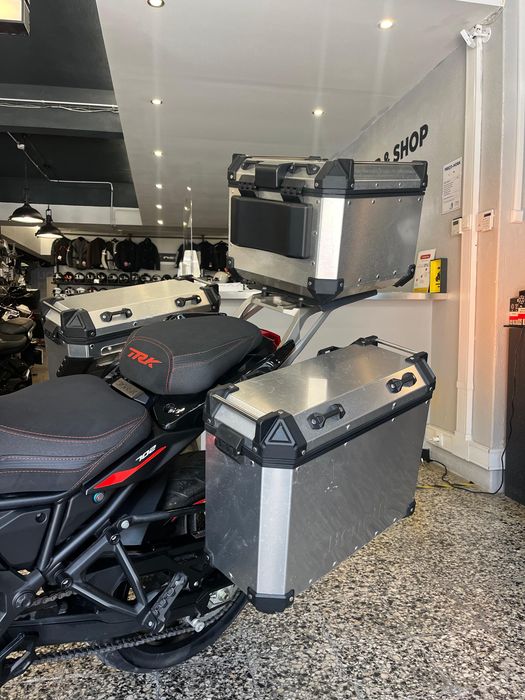 Benelli TRK 702 de 2023 em Óptimo estado Malas Crash Bars Faróis Auxiliares