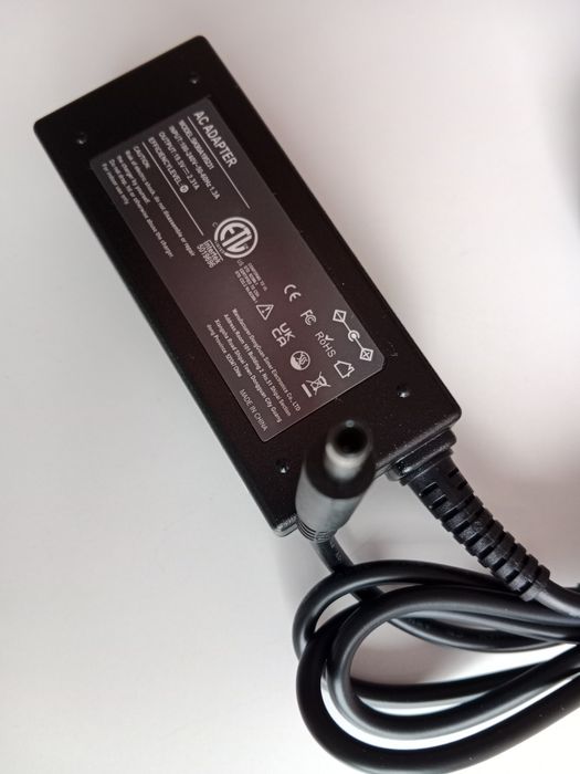 Zasilacz/ładowarka UK 19.5 V