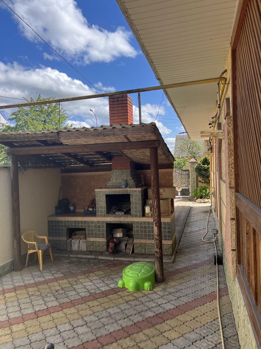 Будинок з цегли та Будинок з бруса на одній ділянці, басейн, баня.