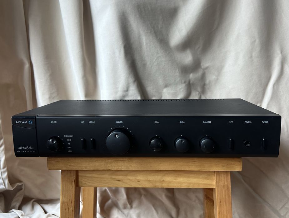 Arcam Alpha 6 Plus Integrated Amplifier – Black