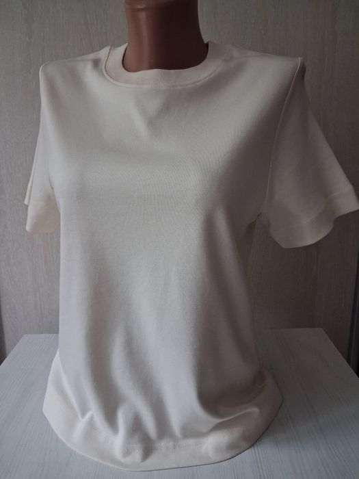 Футболка жіноча COS clean cut regular t-shirt/світло-бежева