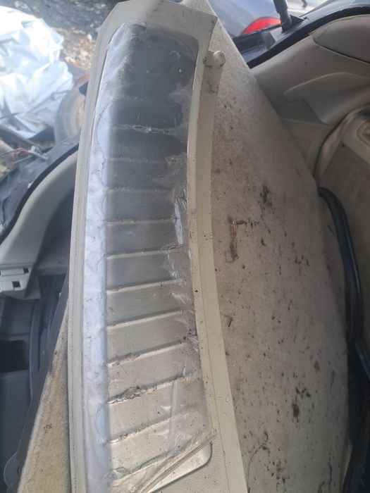 Накладка обшивка задньої панелі багажного відсіку Infinity FX S51 08-