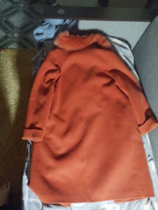 Пальто зимове ,дуже хорошої якості.