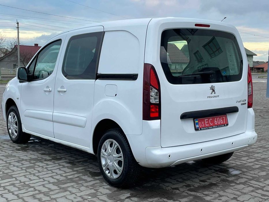 Автомобіль Peugeot Partner Electric електро 22kWt партнер грузовий