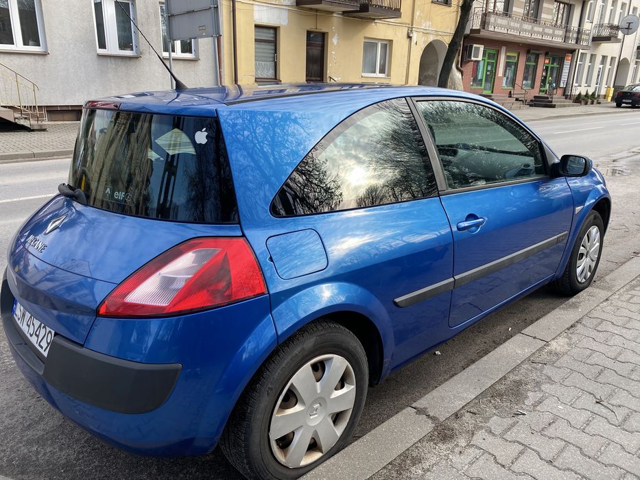 Renault Megane II 3D 1.6 16V – uszkodzony silnik, kompletne auto