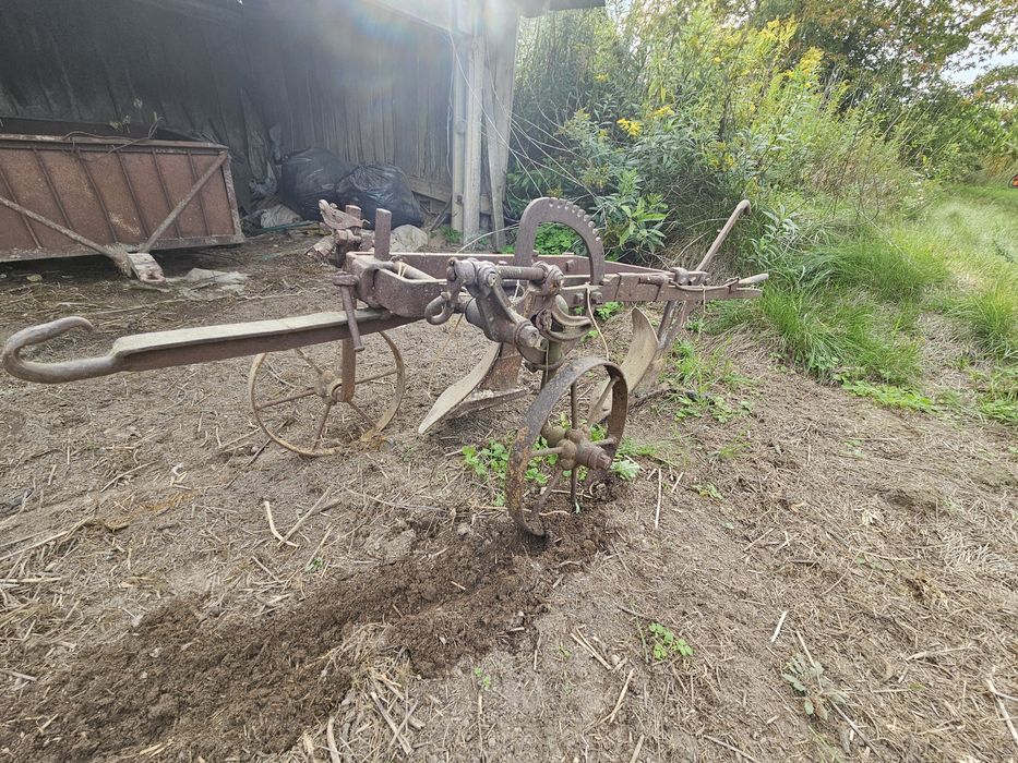 Pług konny dwuskibowy