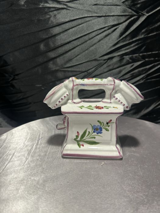 Ceramiczna skarbonka w kształcie telefonu – ręcznie malowana