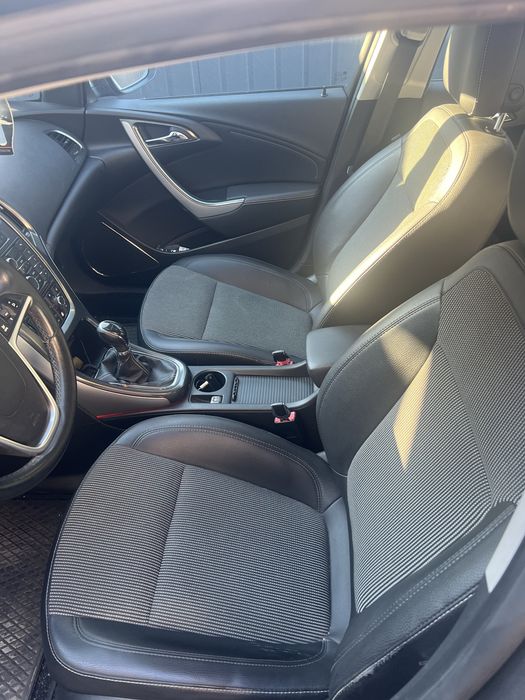 Продам Opel Astra j