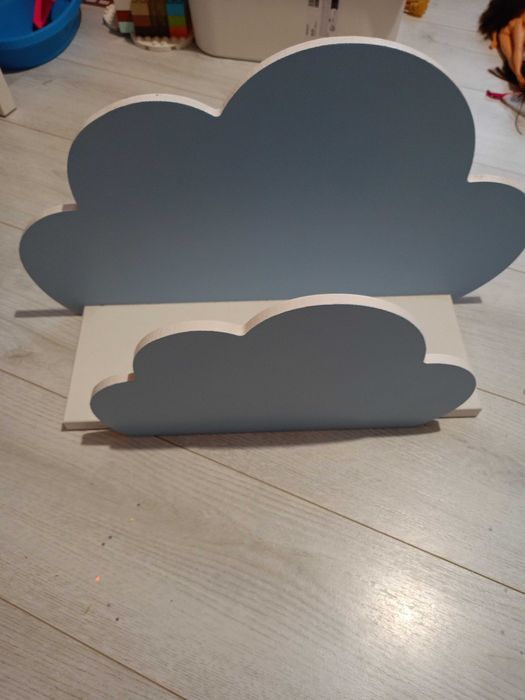Półki chmurki i lampa balon ikea