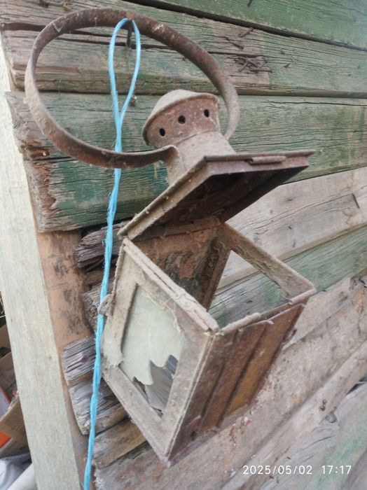 Старинный уличный фонарь