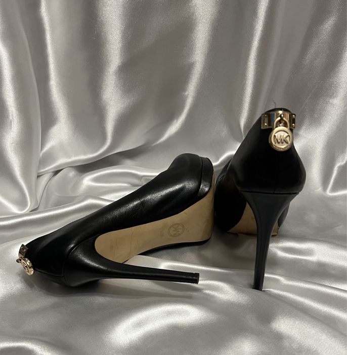 Чорні шкіряні туфлі-човники michael kors hamilton