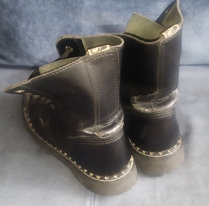 Sprzedam w dobrym stanie glany Steel roz.38