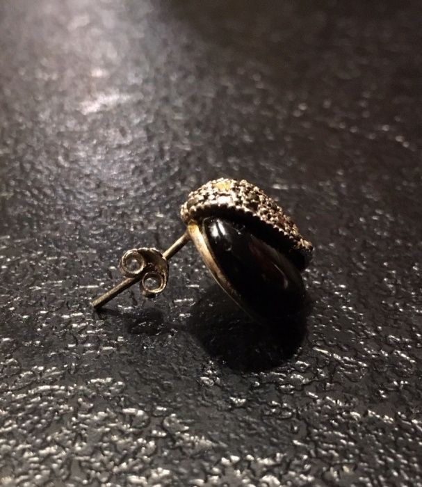 Kolczyk Yes kamień Onyks styl retro