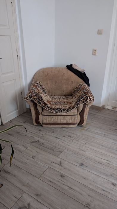 М'яка частина, розкладний диван і 2 розкладні крісла