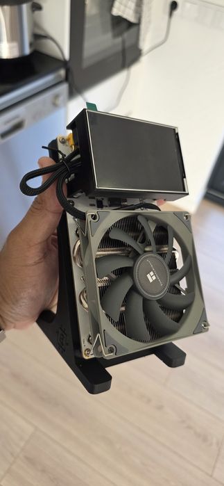 NerdQAxe++ Rev6.1 Bitcoin Miner – Custom Built / Ready to Mine