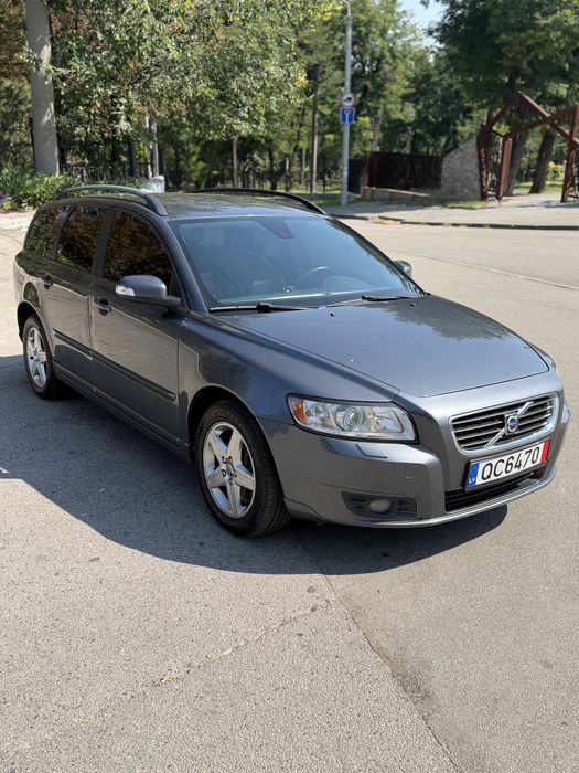 Продам Volvo v50 2.4 D5