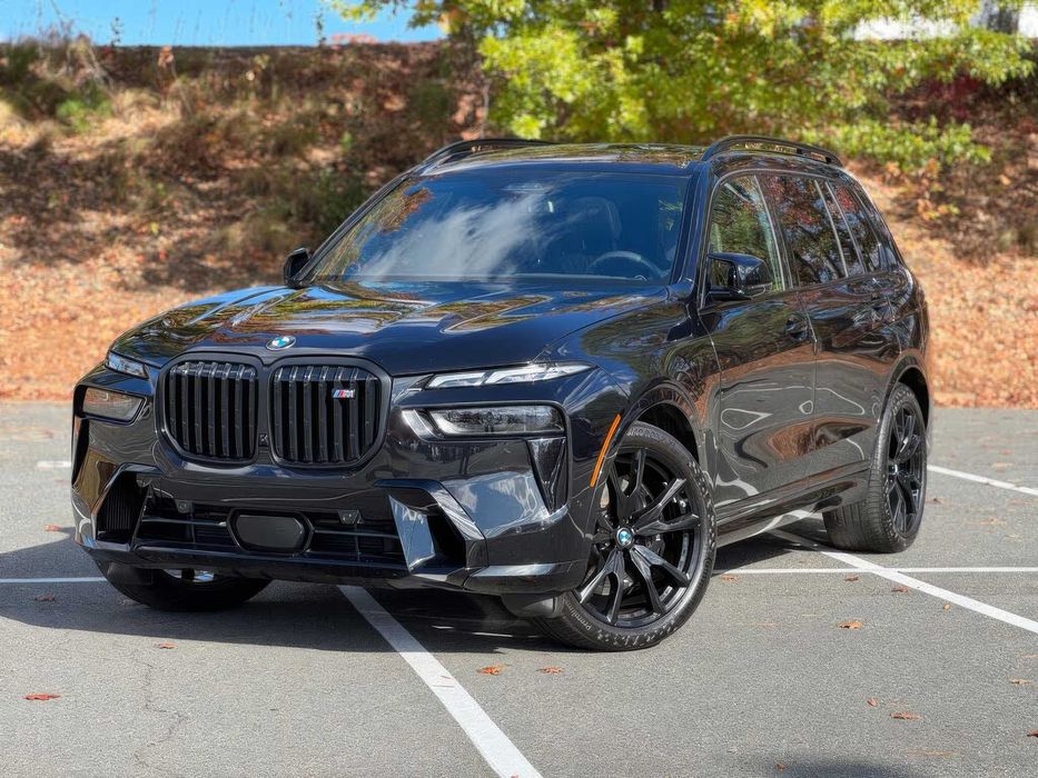 BMW X7 M60i      2024