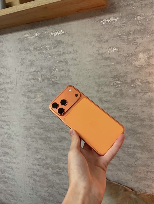 Iphone 17 pro max  + oryginalny case