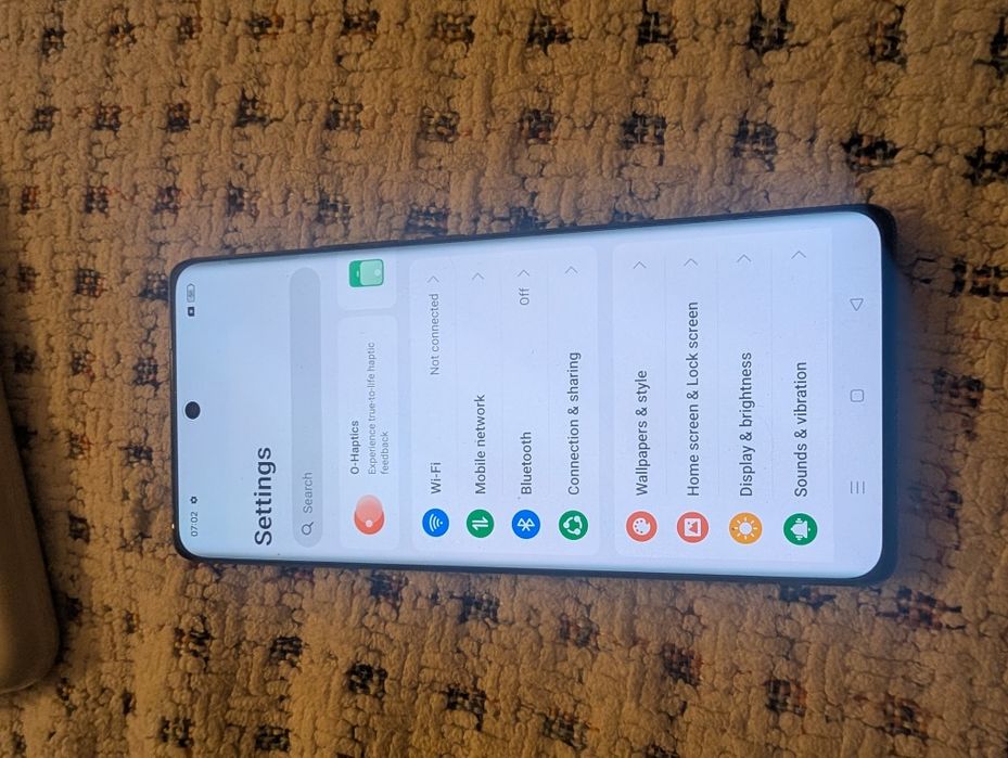 Realme GT6 w stanie idealnym