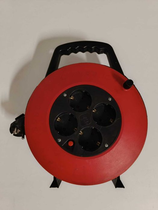 Extensão Elétrica Enrolável – 15 Metros (Novo)