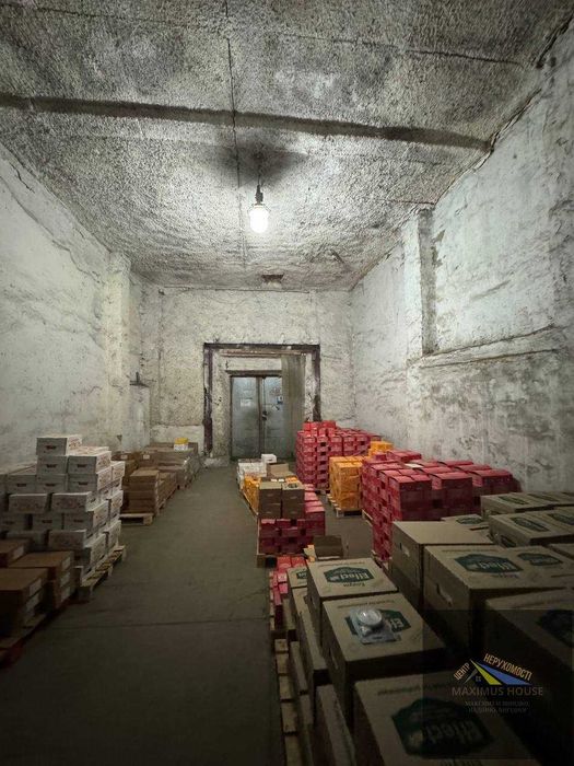 Cкладські приміщення, вул. Коломийська