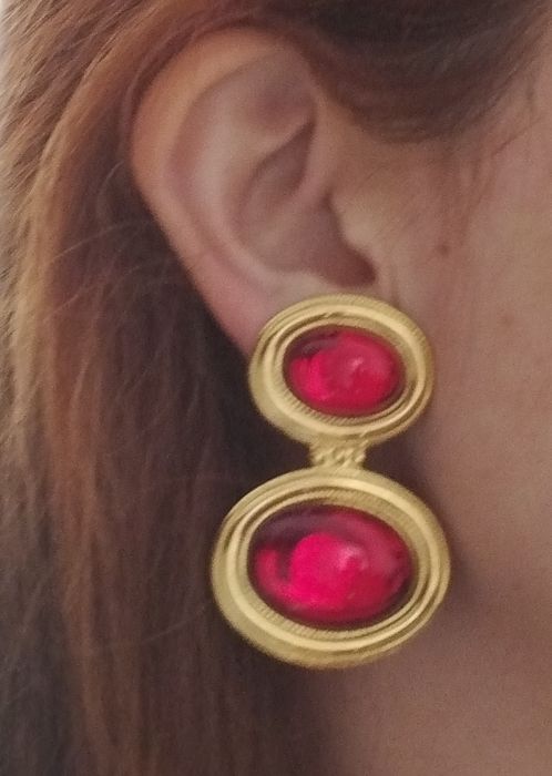 Conjunto de brincos e travessão
