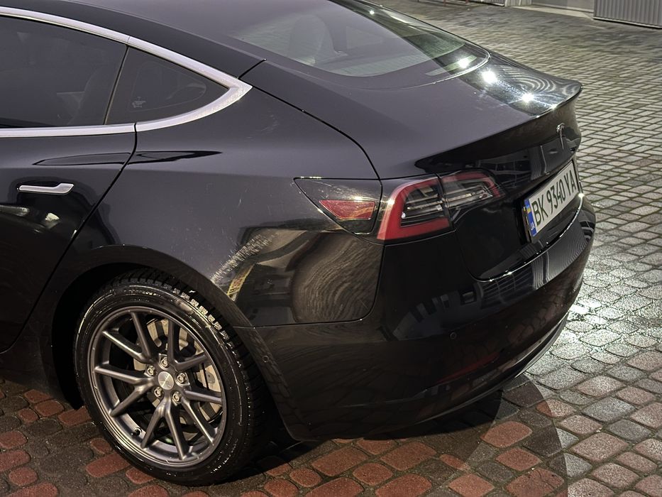 Продам Tesla Model 3 2020р. Standart Plus. Гарний стан